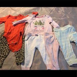 6 items of clothing for baby girl